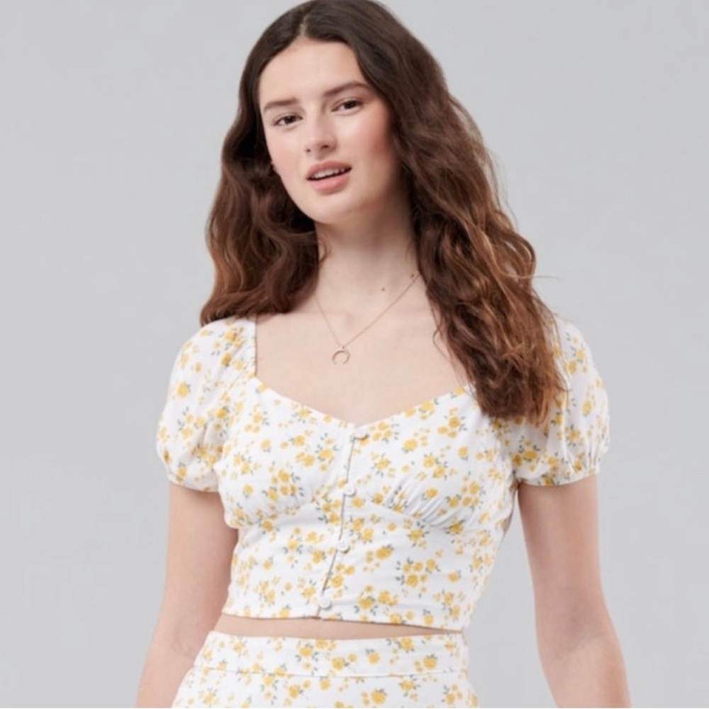 Hollister Puff Short Sleeve Crop Top M NWT